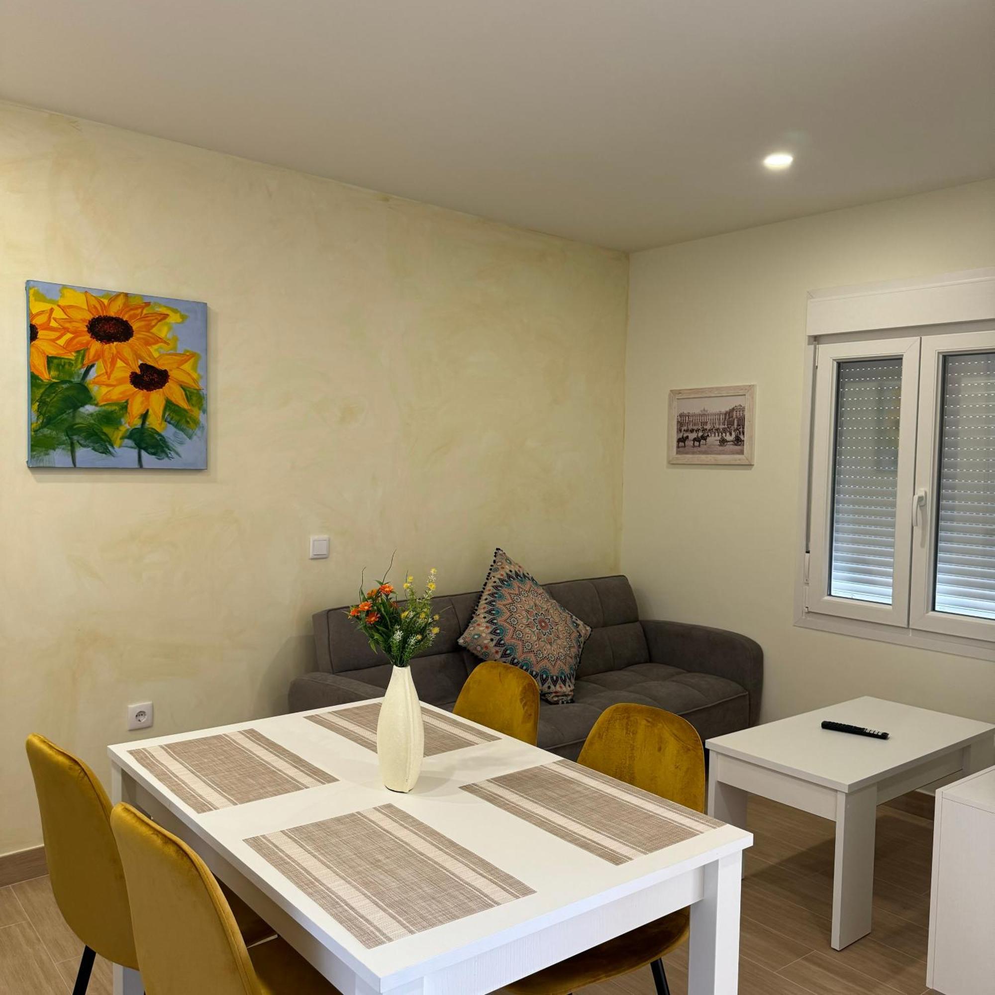 Jardines - Apartamentos & Estudio Сьемпосуэлос Экстерьер фото